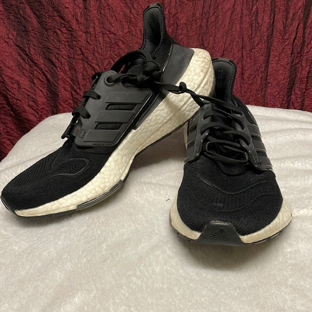 Black Adidas ultra boosts